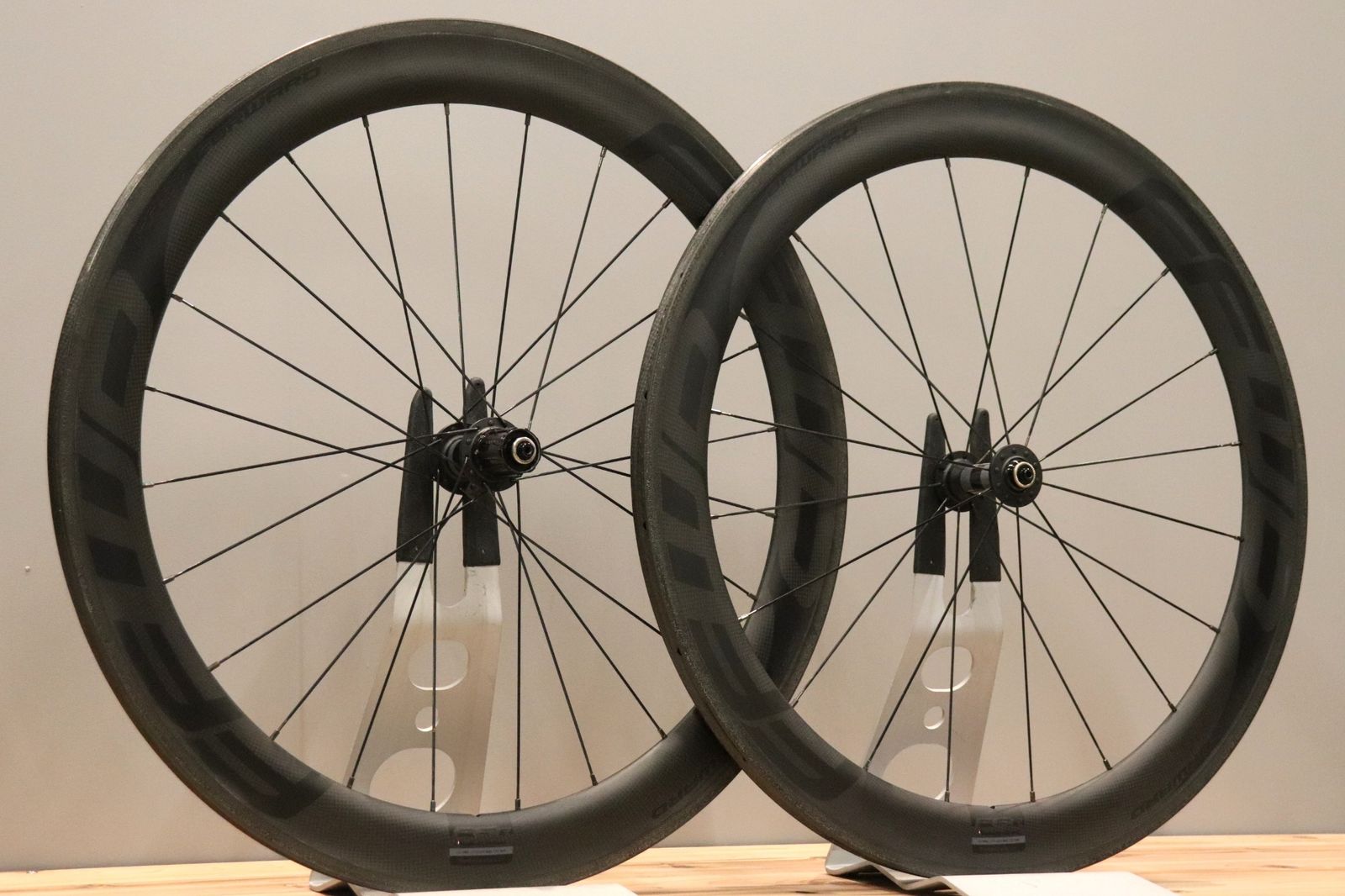 FFWD F6R カーボンチューブラーホイール シマノ10s 美品 ファストフォワード FFWD F6R カーボン チューブラー ホイールセット