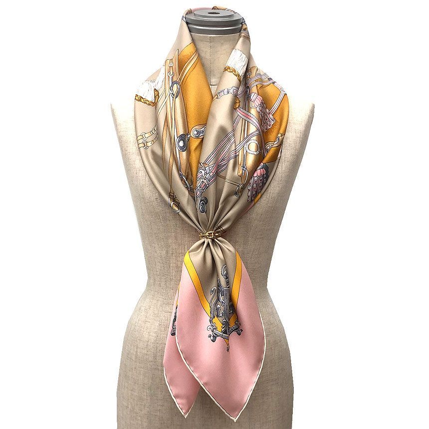 HERMES エルメス スカーフ カレ90 HARNAIS DE COUR 宮廷の馬具 ピンク