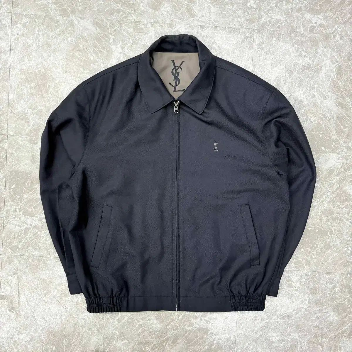 イヴ・サンローラン YSL シグネチャー ブラック スイングトップ