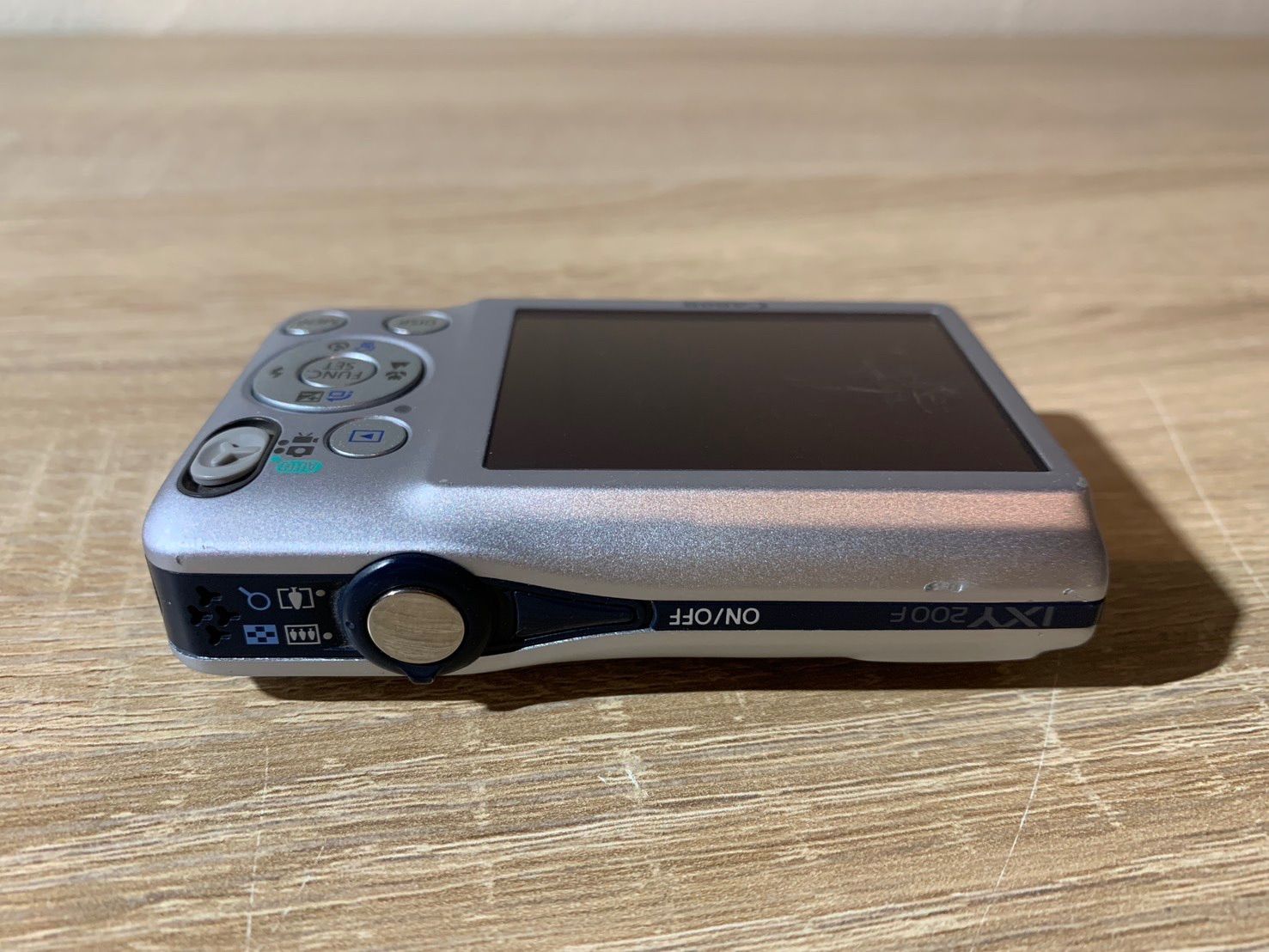 美品♪ Canon IXY 200 シルバー 販売終了】IXY 200(シルバー):コンパクトデジタルカメラ 通販