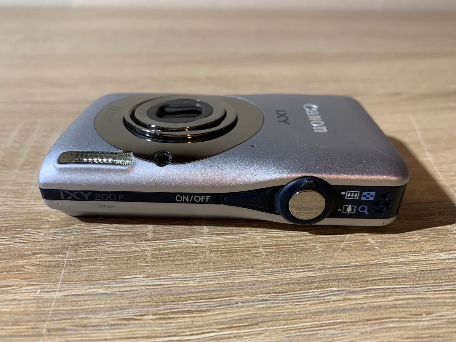 7335 Canon IXY 200F シルバー デジカメ ジャンク品 - メルカリ