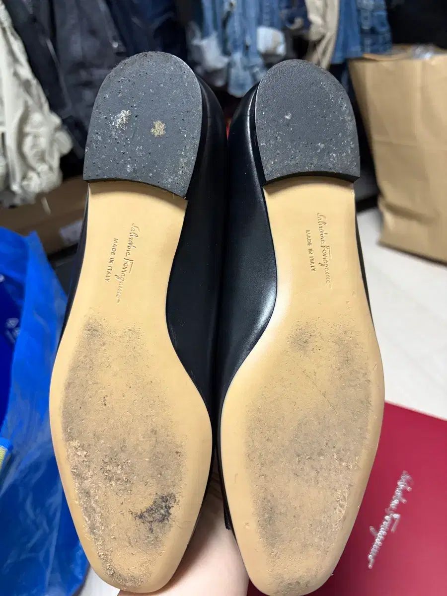 実際に着用2回) FERRAGAMO フェラガモ フラットシューズ ブラック 7C