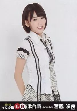 中古】生写真(AKB48・SKE48) 宮脇咲良/膝上/｢第4回 AKB48紅白対抗歌