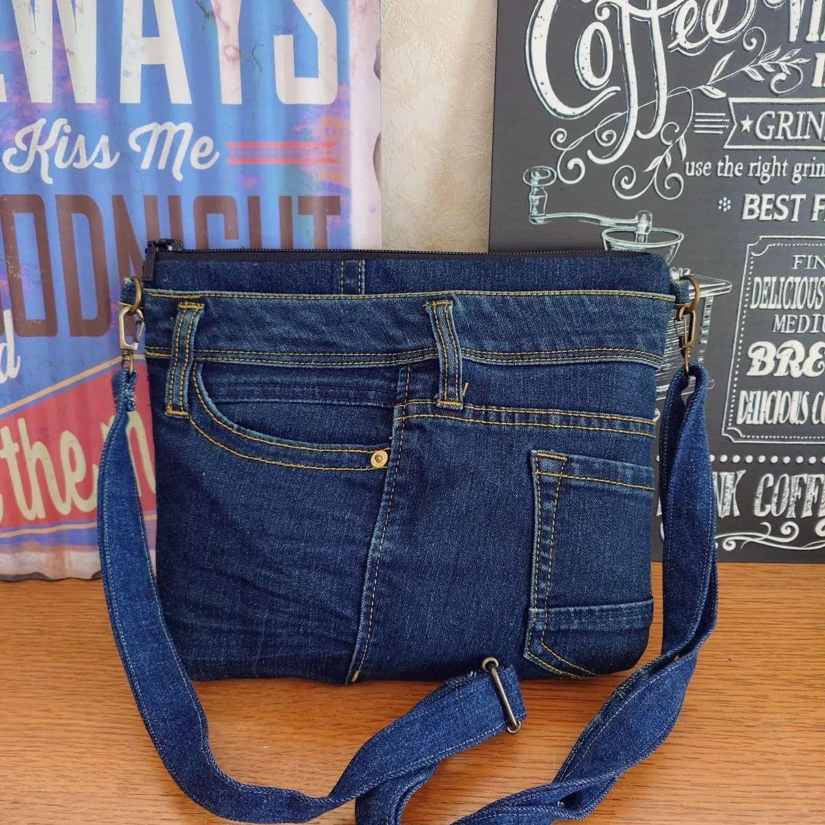 139☆USEDダークデニムリメイク☆サコッシュ☆ショルダーバッグ