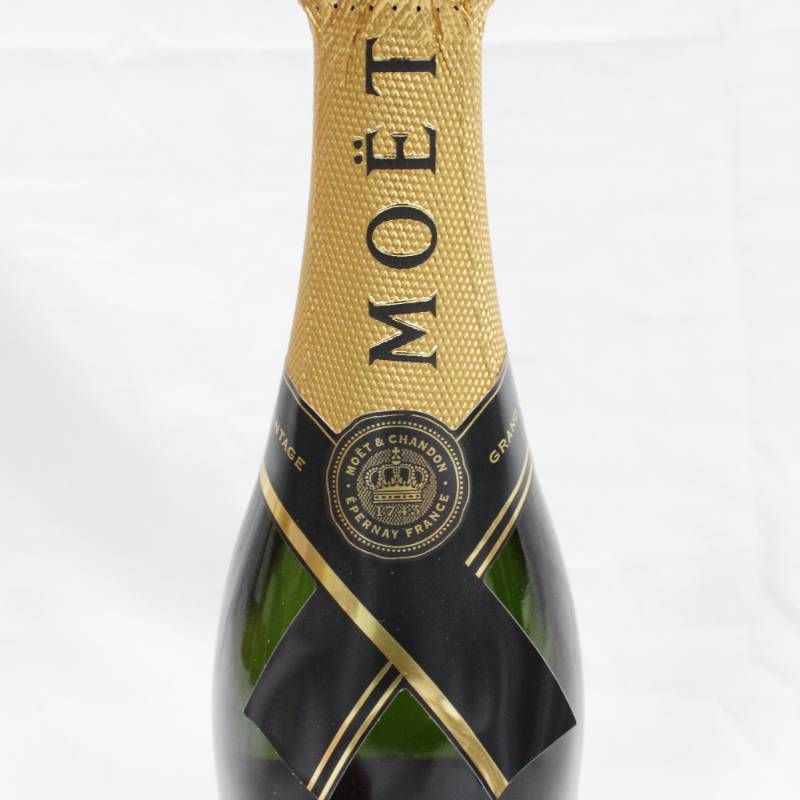 モエ・エ・シャンドン 2006 750ml 箱付 モエ・エ・シャンドン モエ・エ・シャンドン 2006 750ml 箱付 モエ・エ・シャンドン