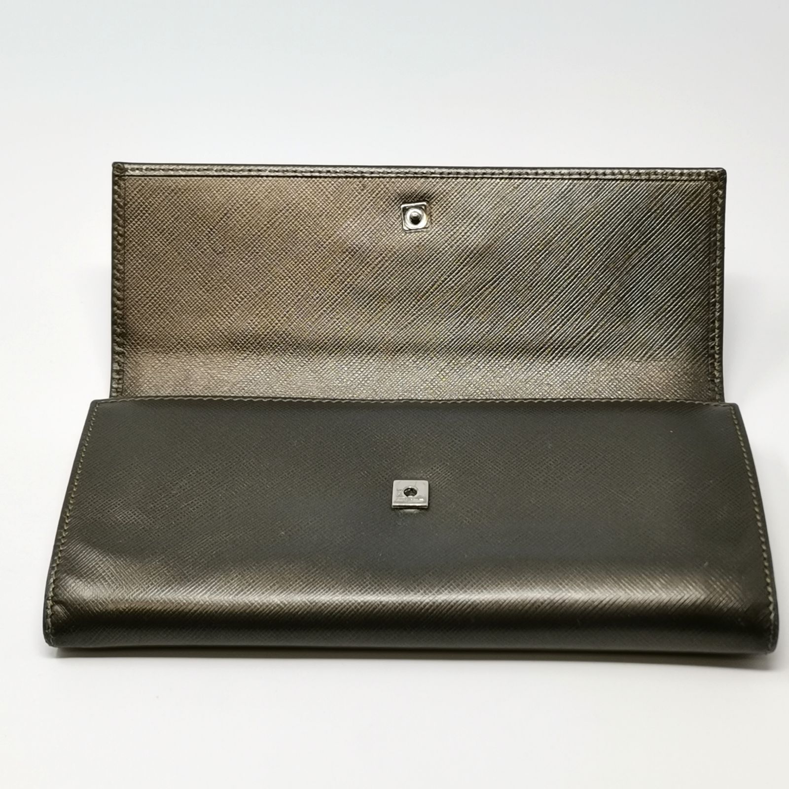 Salvatore Ferragamo フェラガモ ガンチーニ 財布 長財布 シルバー