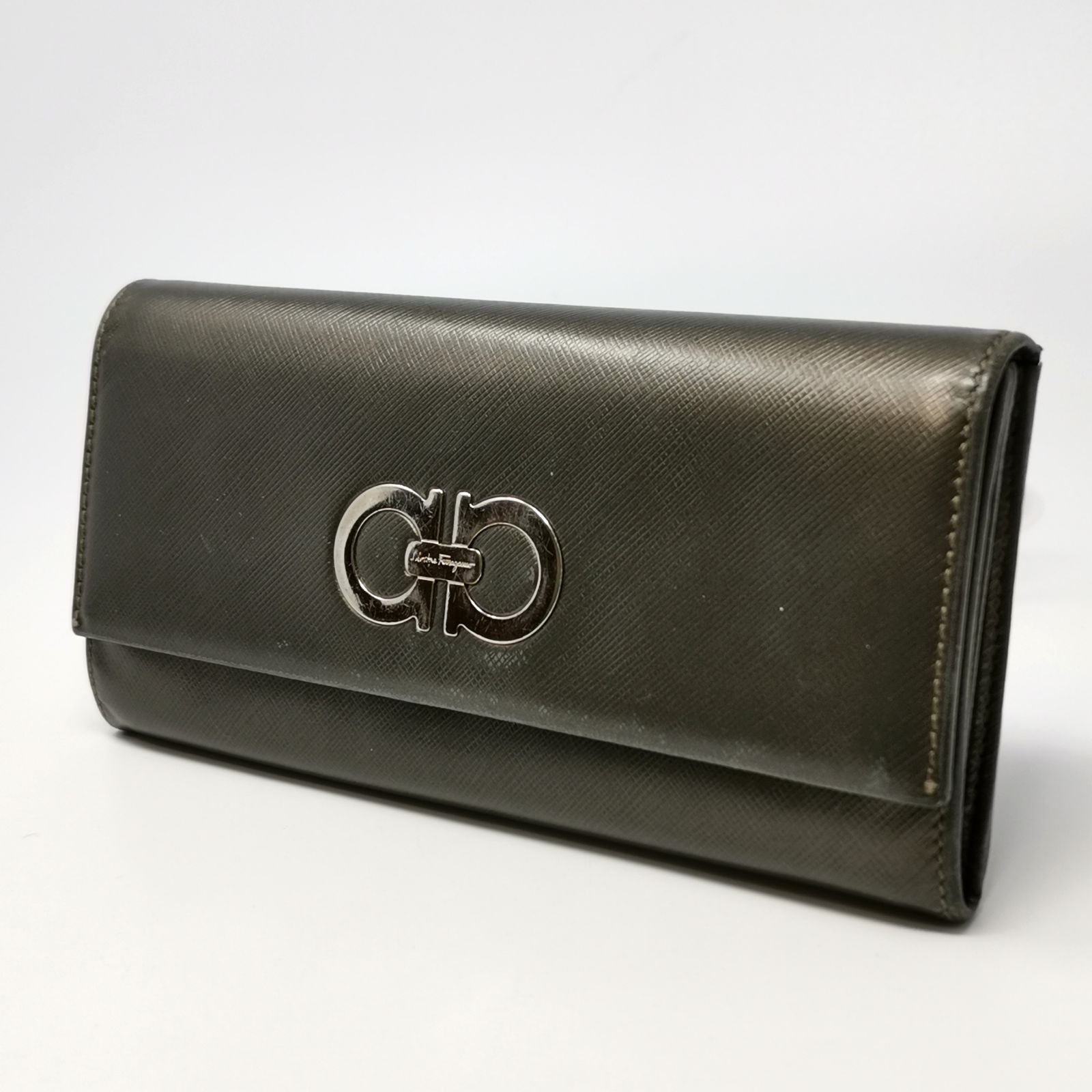 【クッキー】Salvatore Ferragamo グレー 長財布 Salvatore Ferragamo フェラガモ FERRAGAMO 長財布 ガンチーノクリップ