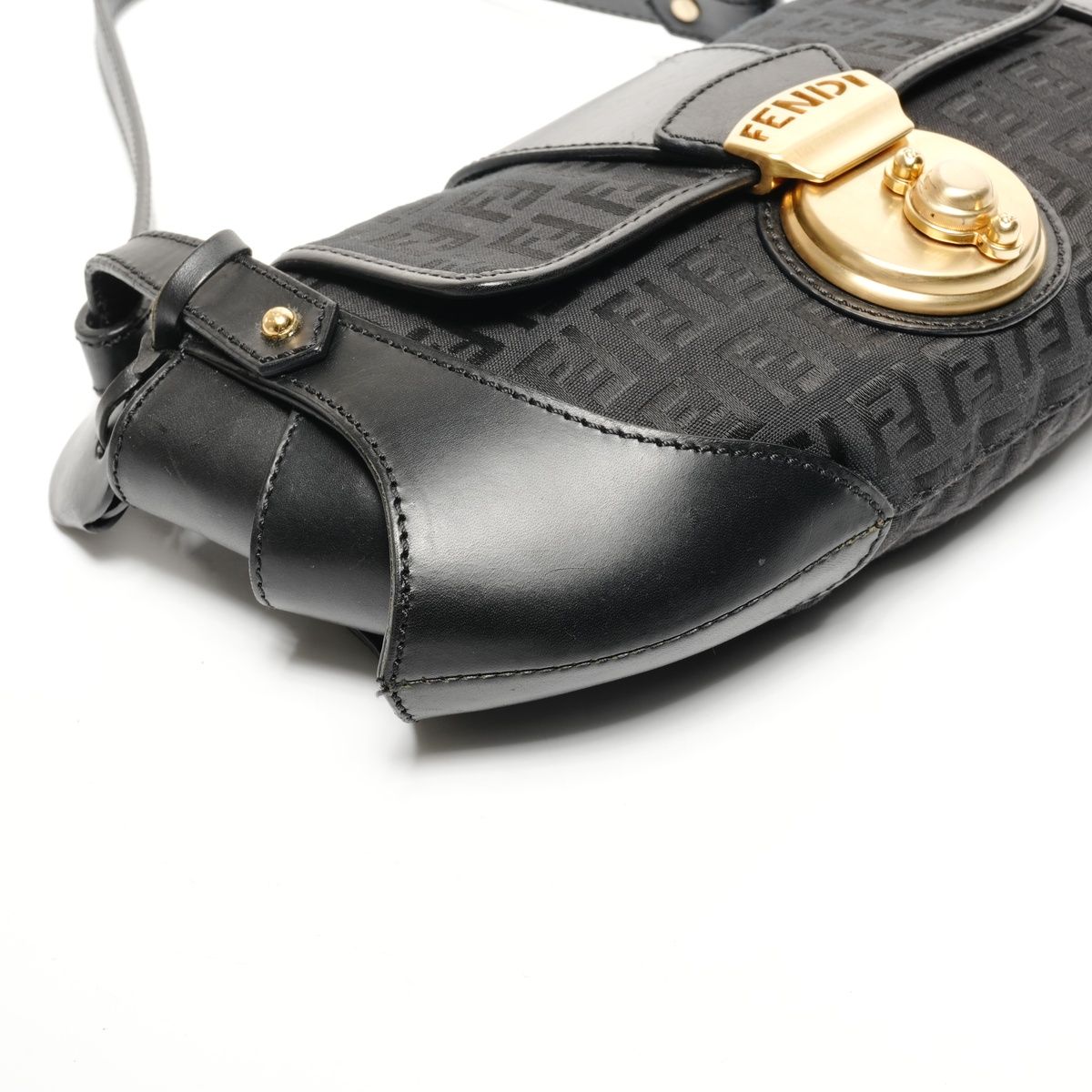 FENDI フェンディ ショルダーバッグ ズッキーノ キャンバス レザー