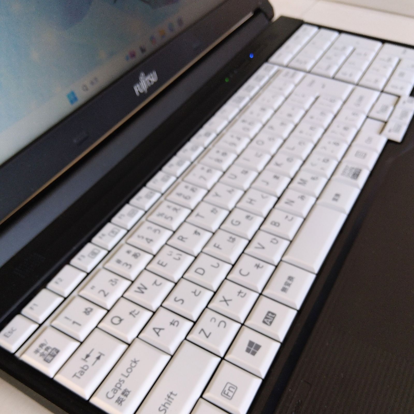 Windows11✨高速SSD✨富士通ノートパソコン✨Office付きPC✨98 - メルカリ