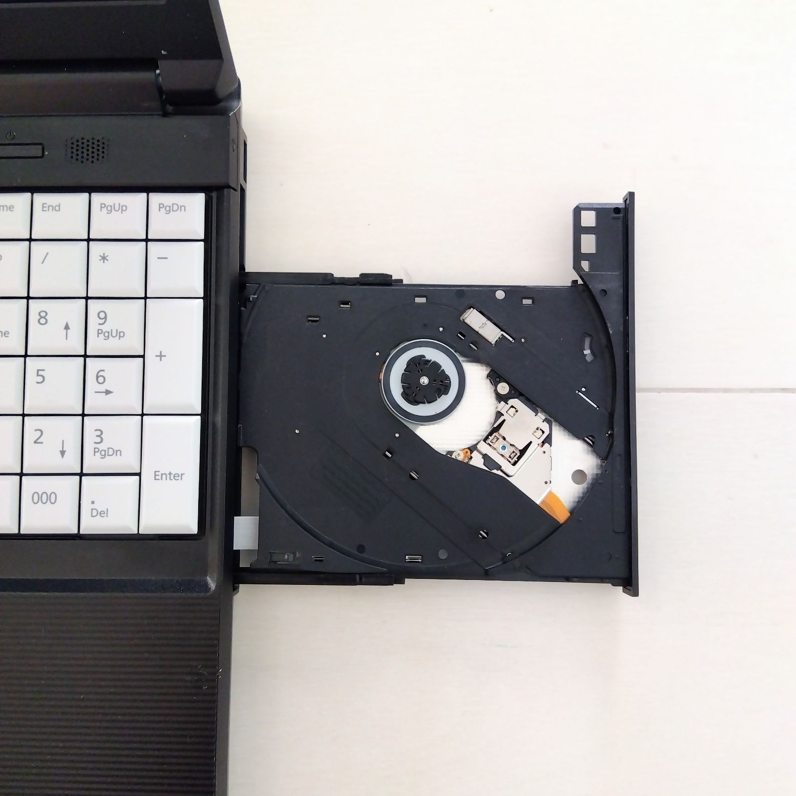 Windows11✨高速SSD✨富士通ノートパソコン✨Office付きPC✨98 - メルカリ