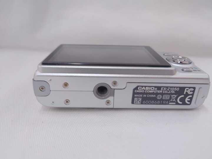 Casio EXILIM EX-Z1050 シルバー コンパクトデジタルカメラ - メルカリ