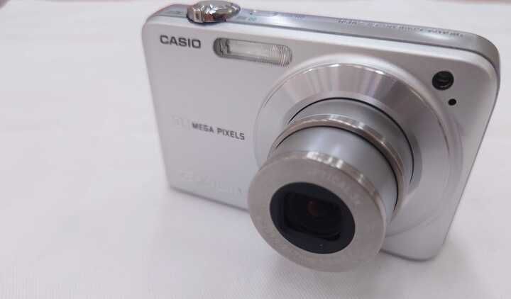 Casio EXILIM EX-Z1050 シルバー コンパクトデジタルカメラ - メルカリ