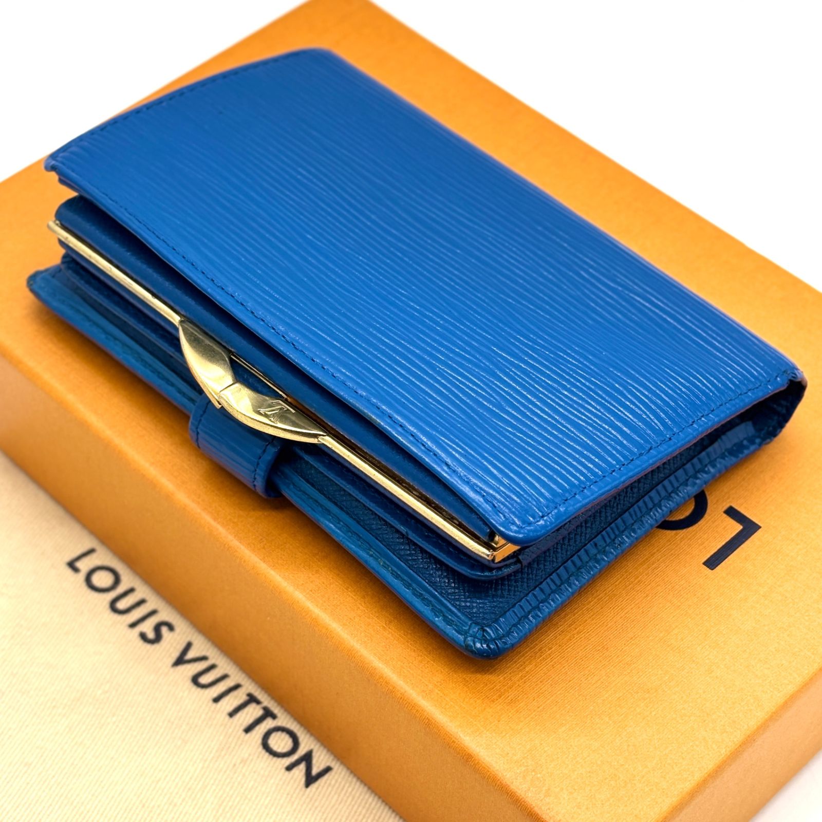 ルイヴィトン エピ ヴィエノワ 二つ折り 折り財布 がま口 青 ブルー 知性が香る青】 LOUIS VUITTON ルイヴィトン 二つ折り財布 エピ