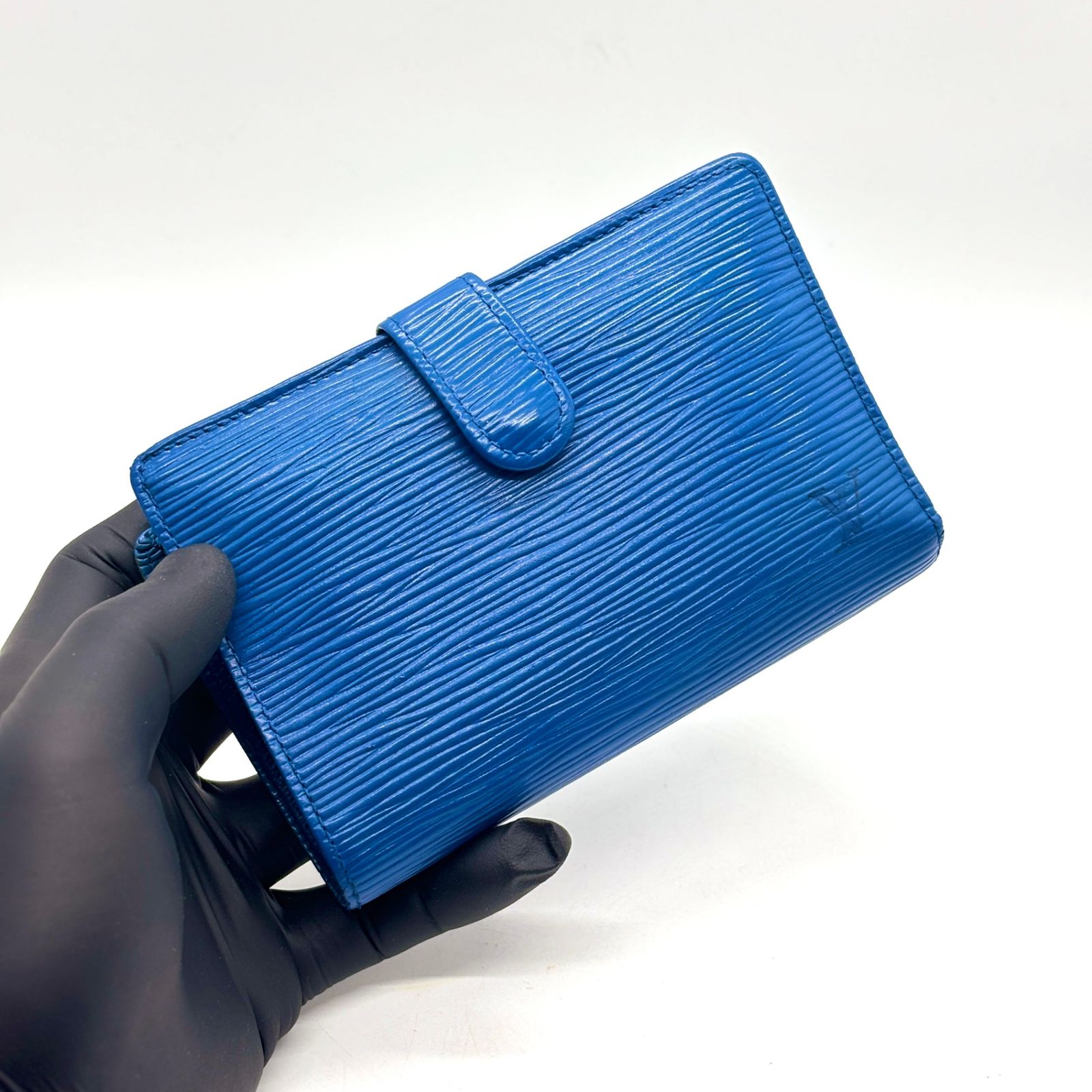 知性が香る青】 LOUIS VUITTON ルイヴィトン 二つ折り財布 エピ