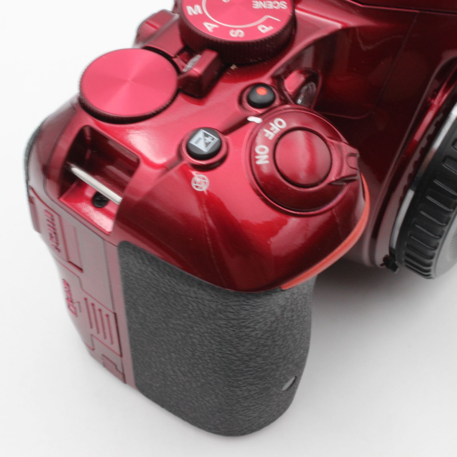 ショット数2562 美品 ニコン D5500 18-55VRII レンズキット ショット数2562 【美品】 Nikon ニコン D5500 18-55VRII レンズキット