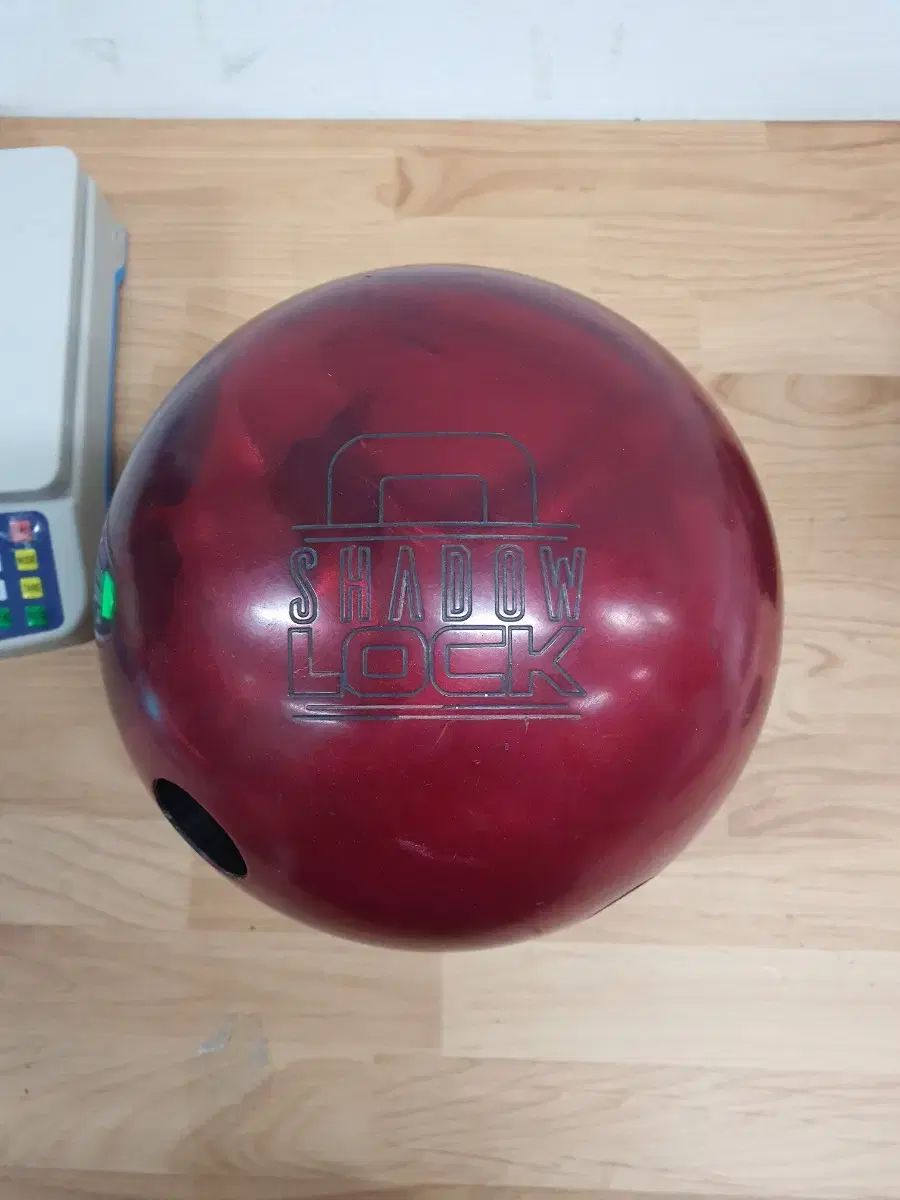 中古ボーリングボール 15p シャドウロック レッド - メルカリ