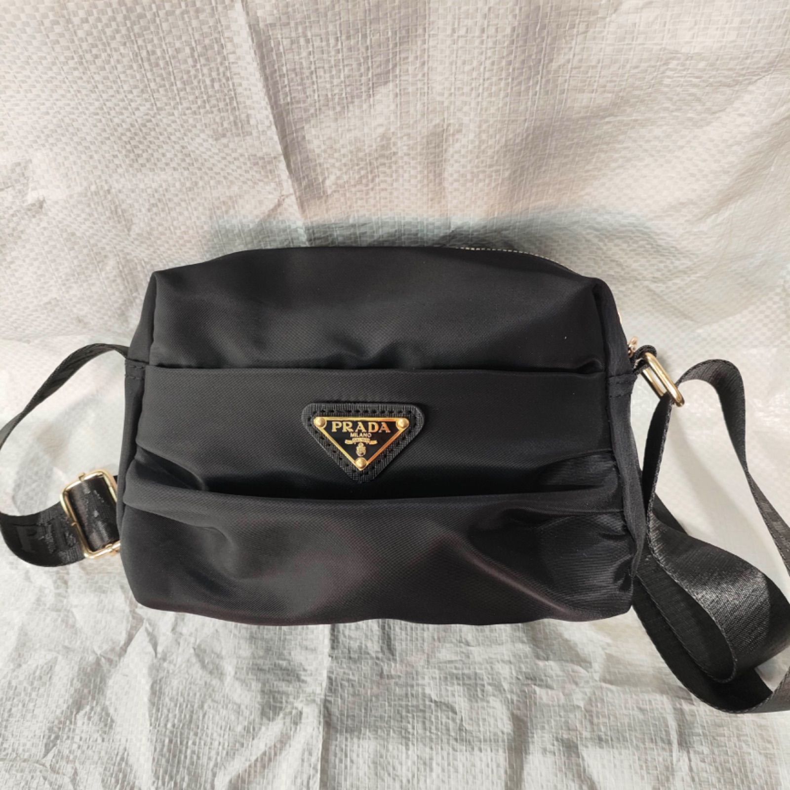 PRADA プラダ ショルダーバッグ 3WAY 2021年人気新作Re-Edition 卸売り