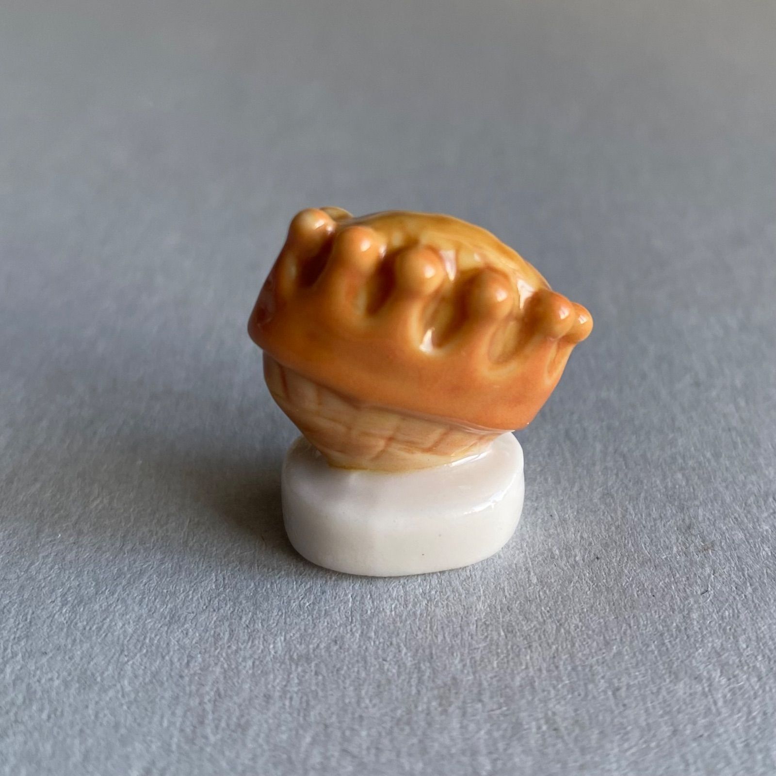 王冠とガレット・デ・ロワのフェーブ／エピファニー／フランス雑貨