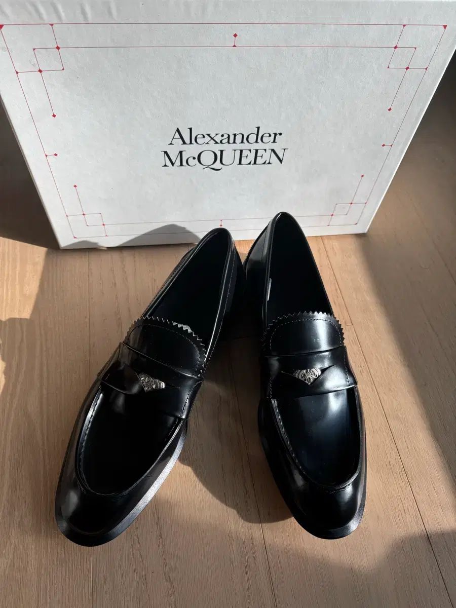 週末お値下げ！新品未使用Alexander McQueen ブラックローファー 中古・古着通販】ALEXANDER McQUEEN (アレキサンダーマックイーン