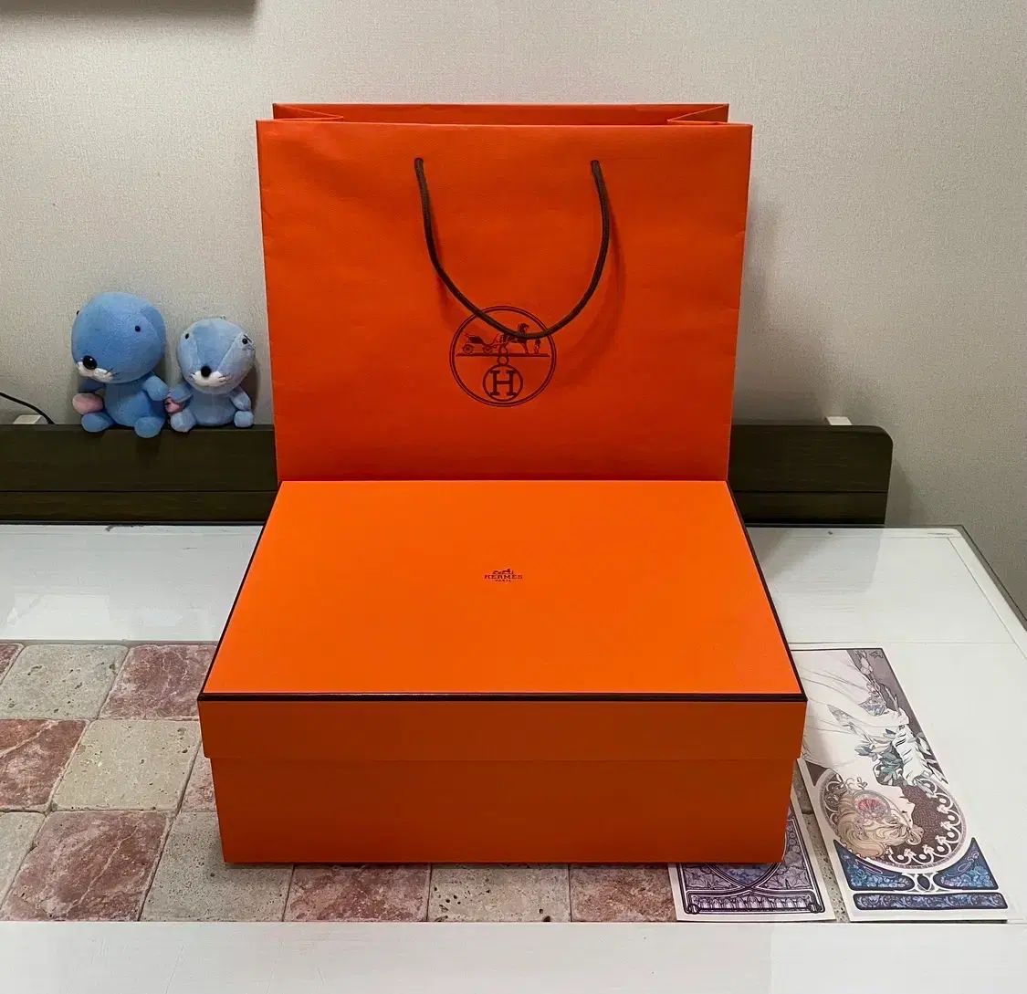 Hermes ボックス (40.5x28.5x15) + お買い物バッグ - メルカリ