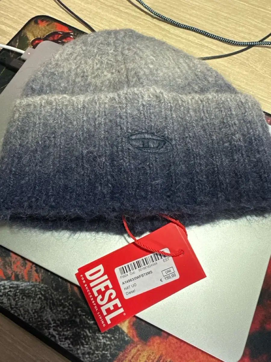 新品 DIESEL ビーニー DIESEL（ディーゼル）のビーニー（帽子）です