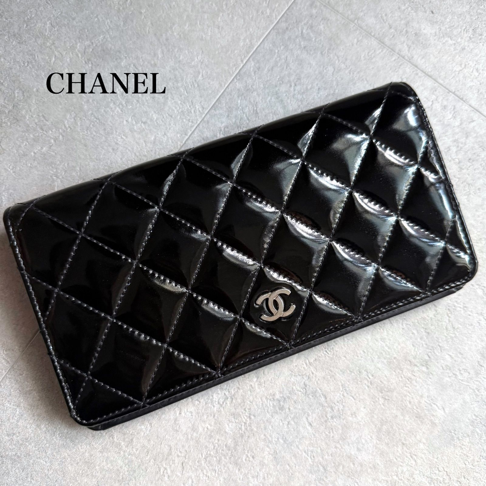 美品 CHANEL シャネル マトラッセ ココマーク 二つ折り長財布 パテント