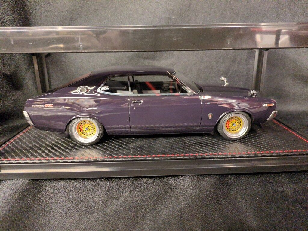 ignition model 1/18 Nissan Laurel 2000SGX(C130) Purple 佐田正樹