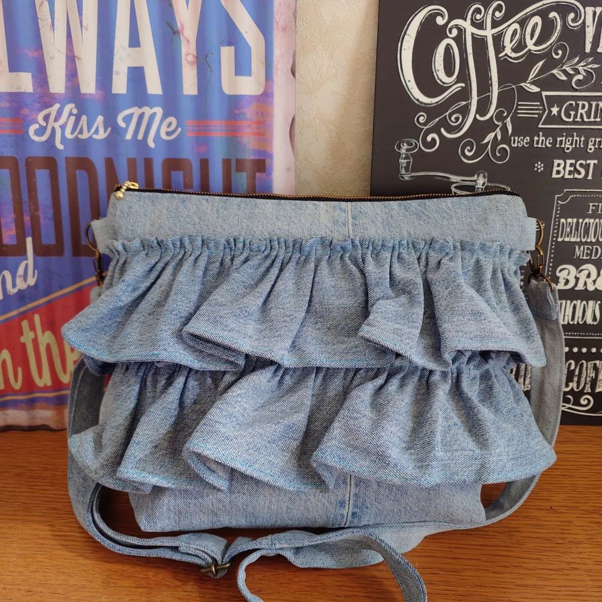 141☆USEDライトデニムリメイク☆2段フリル☆ショルダーバッグ