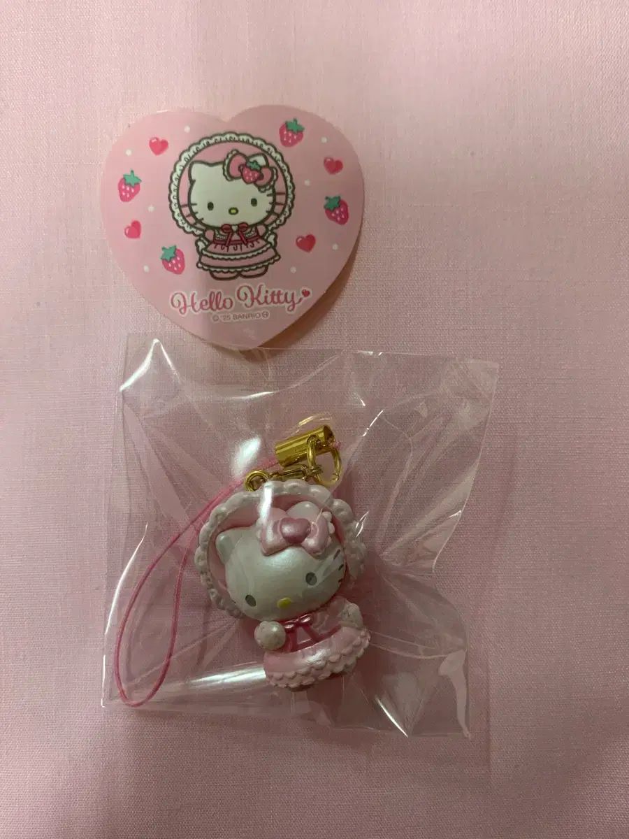ハローキティ フリルシリーズ ストラップ (ロリータ) - メルカリ