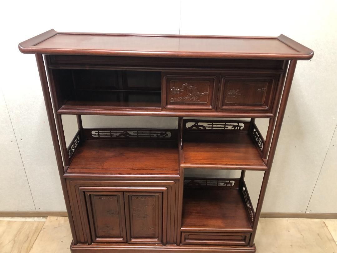 送料込み　茶箪笥 違い棚 インテリア 和 昭和レトロ 飾り棚 紫檀 茶棚 茶箪笥 飾り棚 違い棚 戸棚 唐木 透彫 昭和レトロ