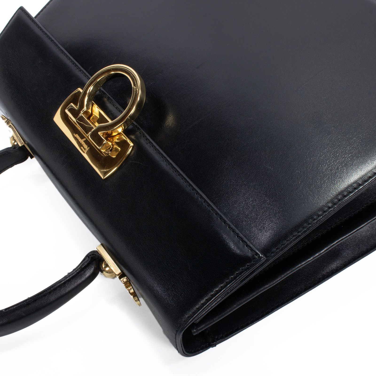 本物 送料無料 フェラガモ 2WAYショルダーバッグ ハンドバッグ