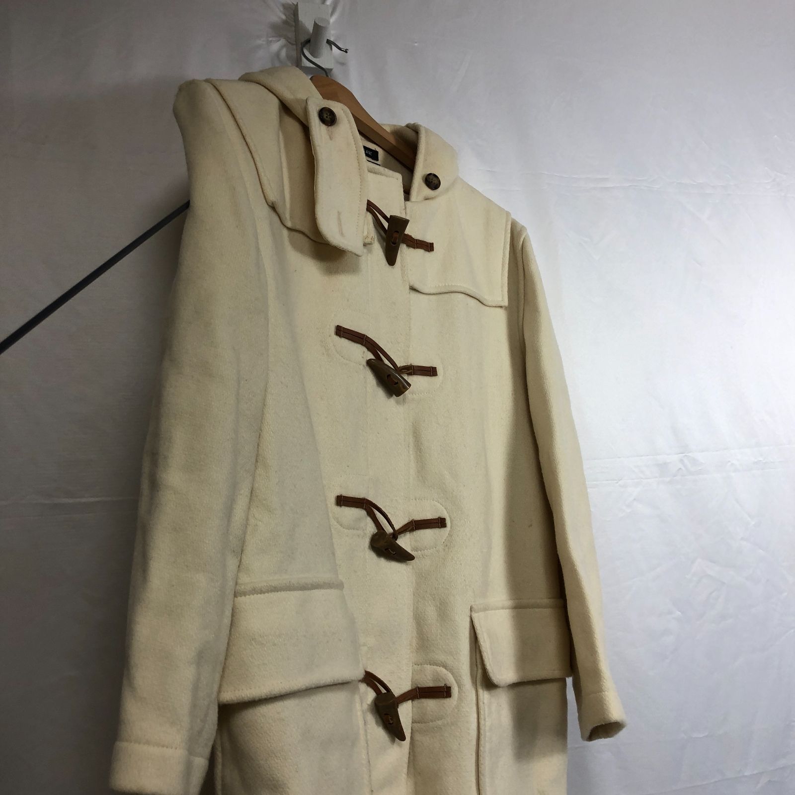 【OLD ENGLAND】ロング丈　ダッフルコート　白　ホワイト　クリーニング済 OLD ENGLAND（オールドイングランド） ダッフルコート - レッド