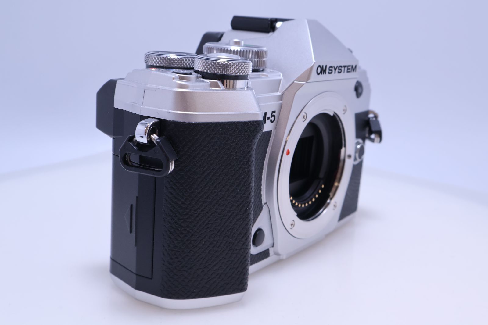 極美品】OM SYSTEM OM-5 ボディー シルバー - メルカリ