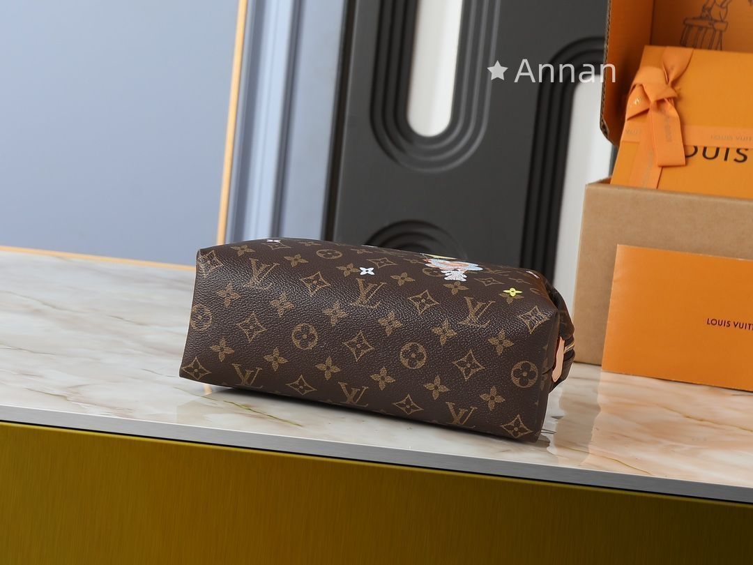 【美品】✨Louis Vuitton ✨モノグラム お化粧ポーチ LOUIS VUITTON（ルイ・ヴィトン） ほぼ新品 バイカラー モノグラム