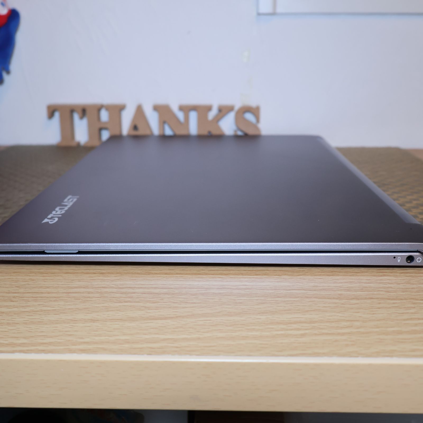 極上美品！Win11高年式2022！メ8G/SSD/フレームレス/無線/カメラ