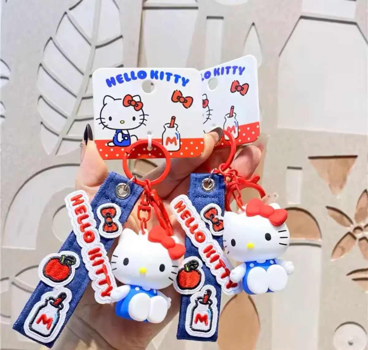 ハローキティ キーホルダー デニムパッチ フィギュア バッグチャーム