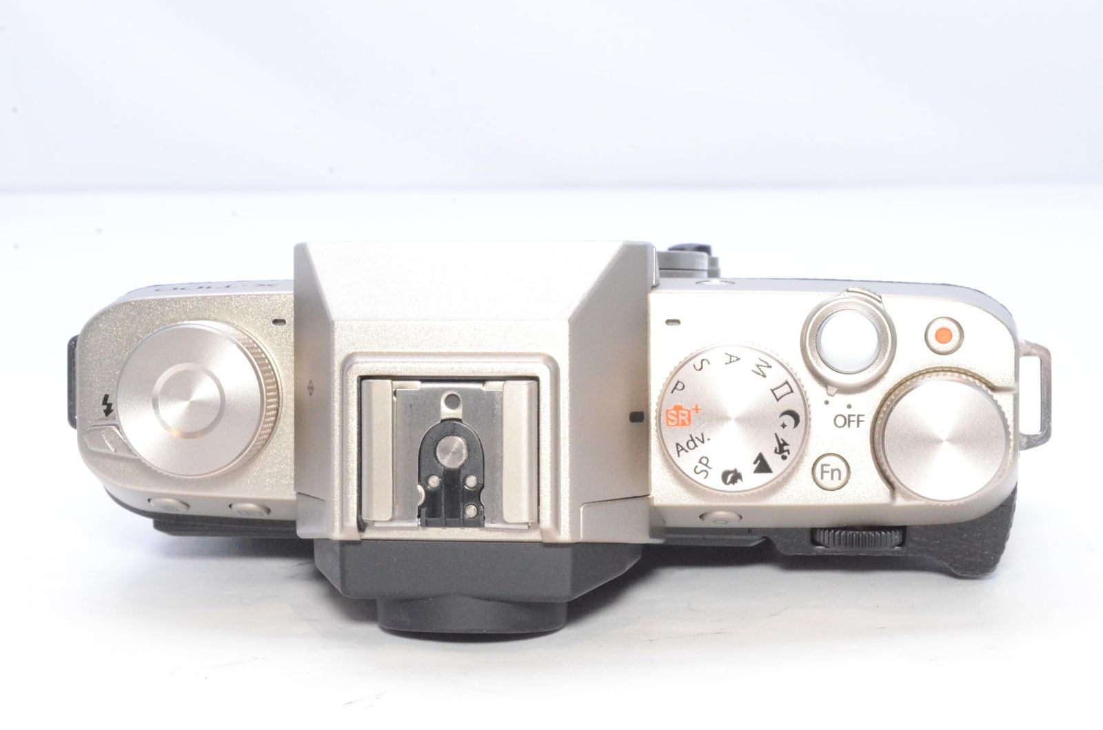 FUJIFILM ミラーレス一眼 X-T100シャンパンゴールド X-T100-G - メルカリ