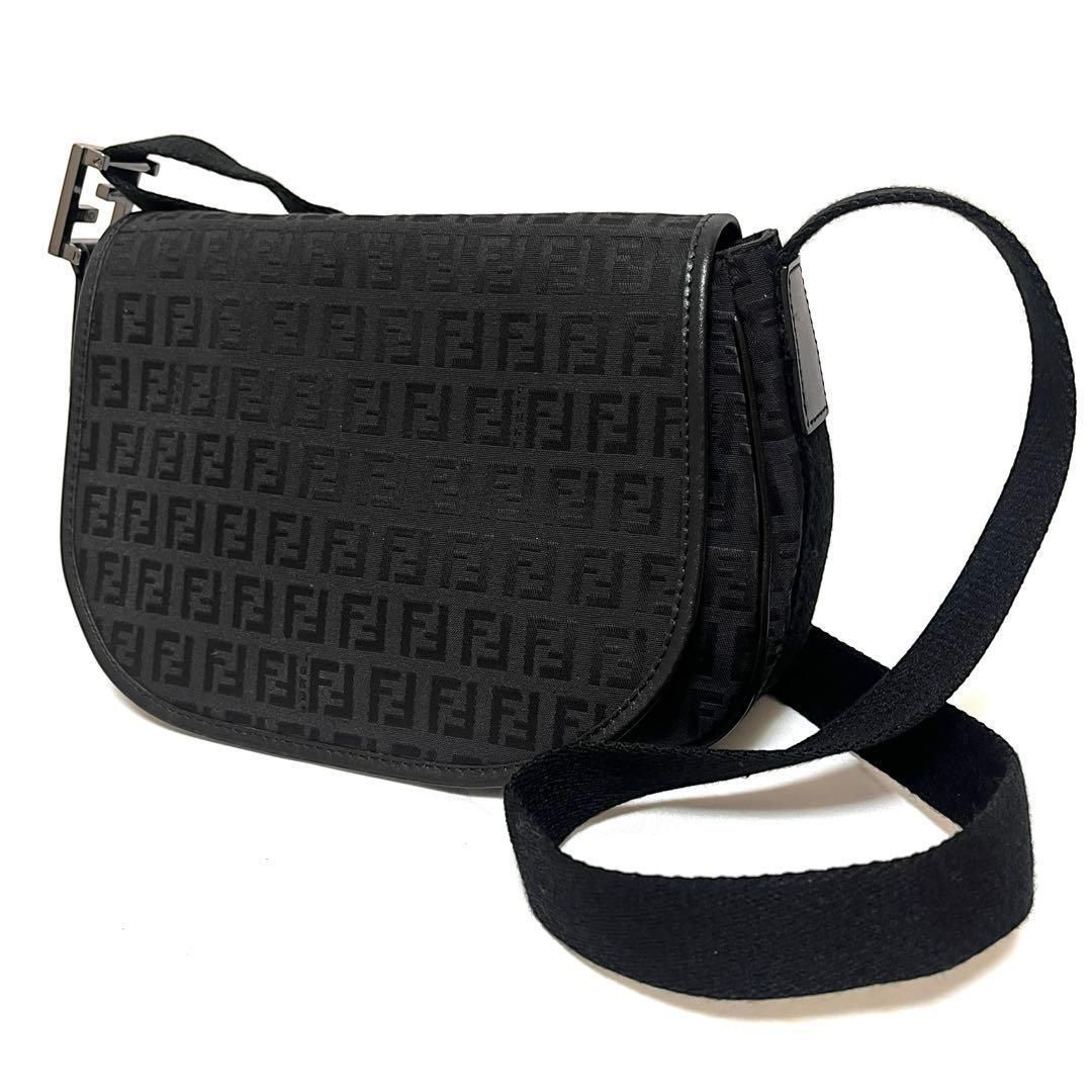 FENDI フェンディ ショルダーバッグ 斜め掛け ズッキーノ FF 
