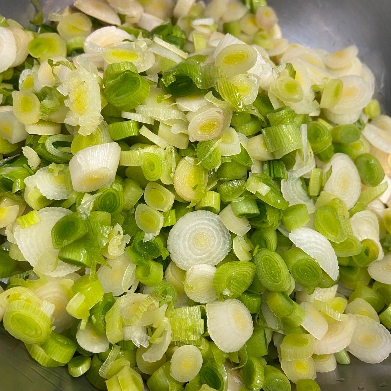 高知県産 葉ニンニク 1kg 希少野菜・農家直送 - メルカリ