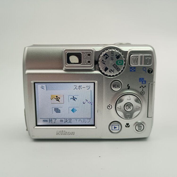 Nikon Coolpix 5600 コンパクトデジタルカメラ シルバー 【公式通販】