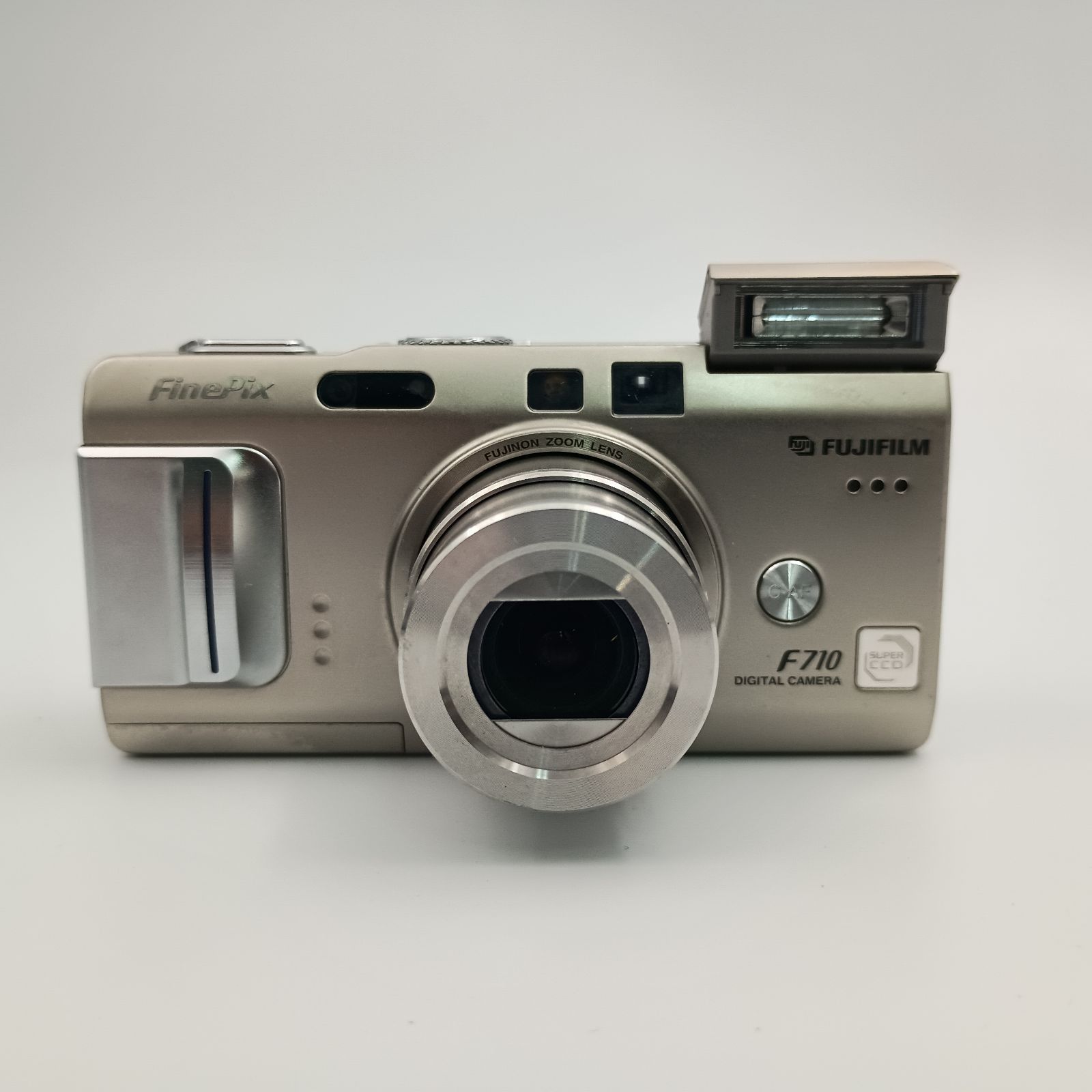 FUJIFILM FINEPIX F710 COMPACT DIGITAL CAMERA SILVER シルバー 富士 