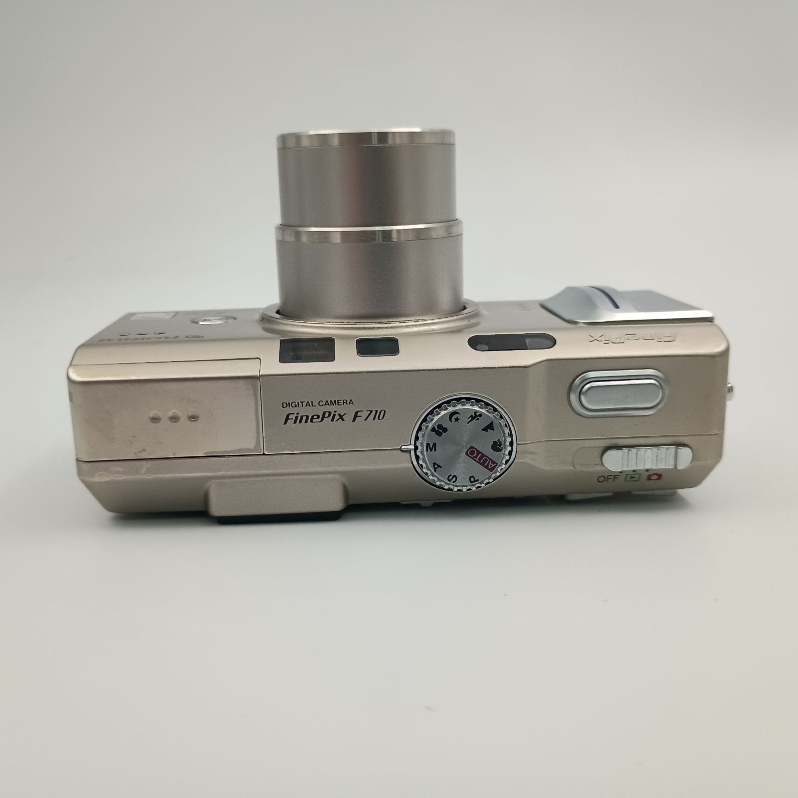 FUJIFILM FINEPIX F710 COMPACT DIGITAL CAMERA SILVER シルバー 富士 