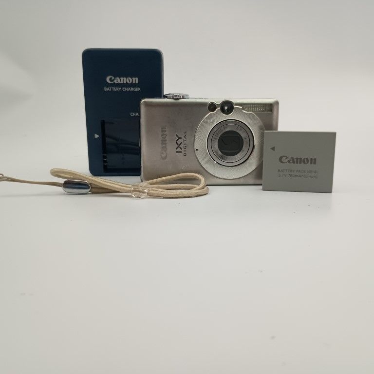 カメラ Canon IXY 50 シルバー コンパクトデジタルカメラ 〇