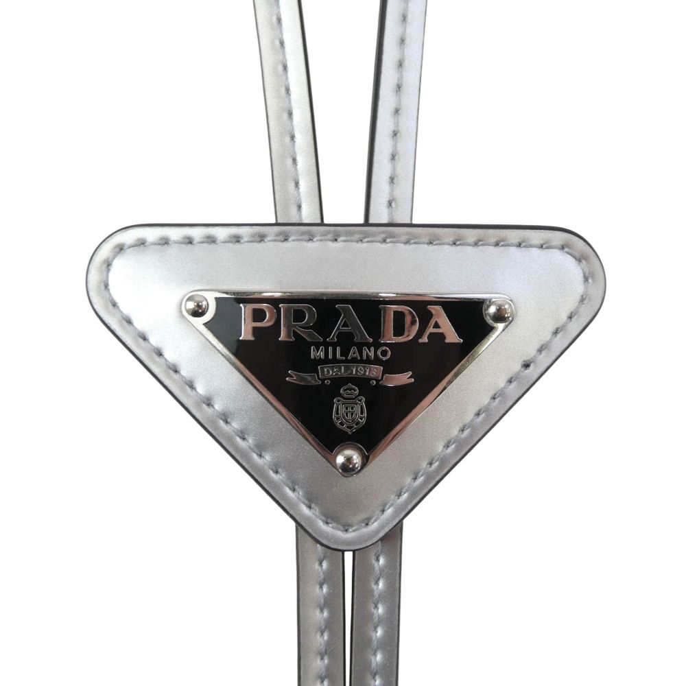PRADA プラダ サフィアーノ 三角 トライアングルロゴ シルバー PRADA プラダ サフィアーノ 三角 トライアングルロゴ シルバー PRADA