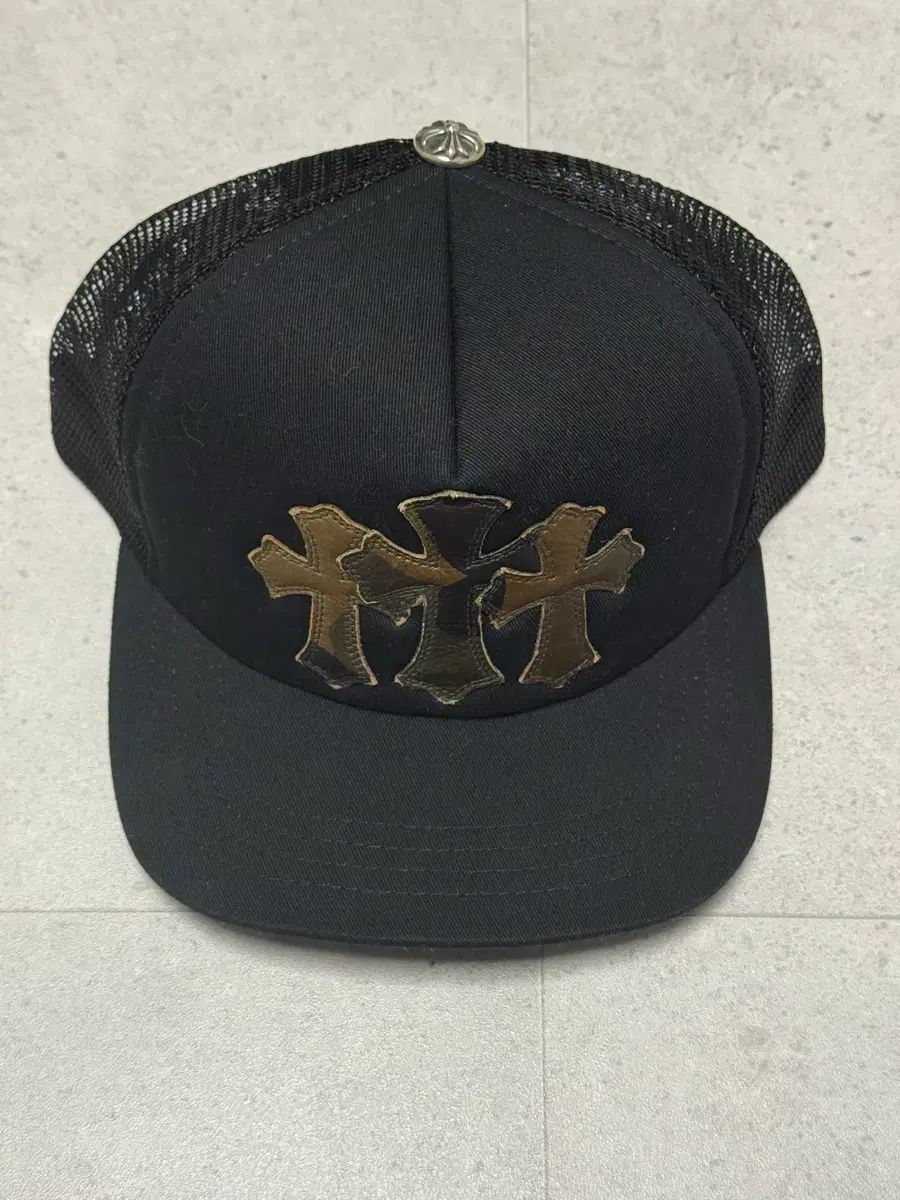 CHROME HEARTS セメタリー カモフラ クロス パッチ メッシュキャップ