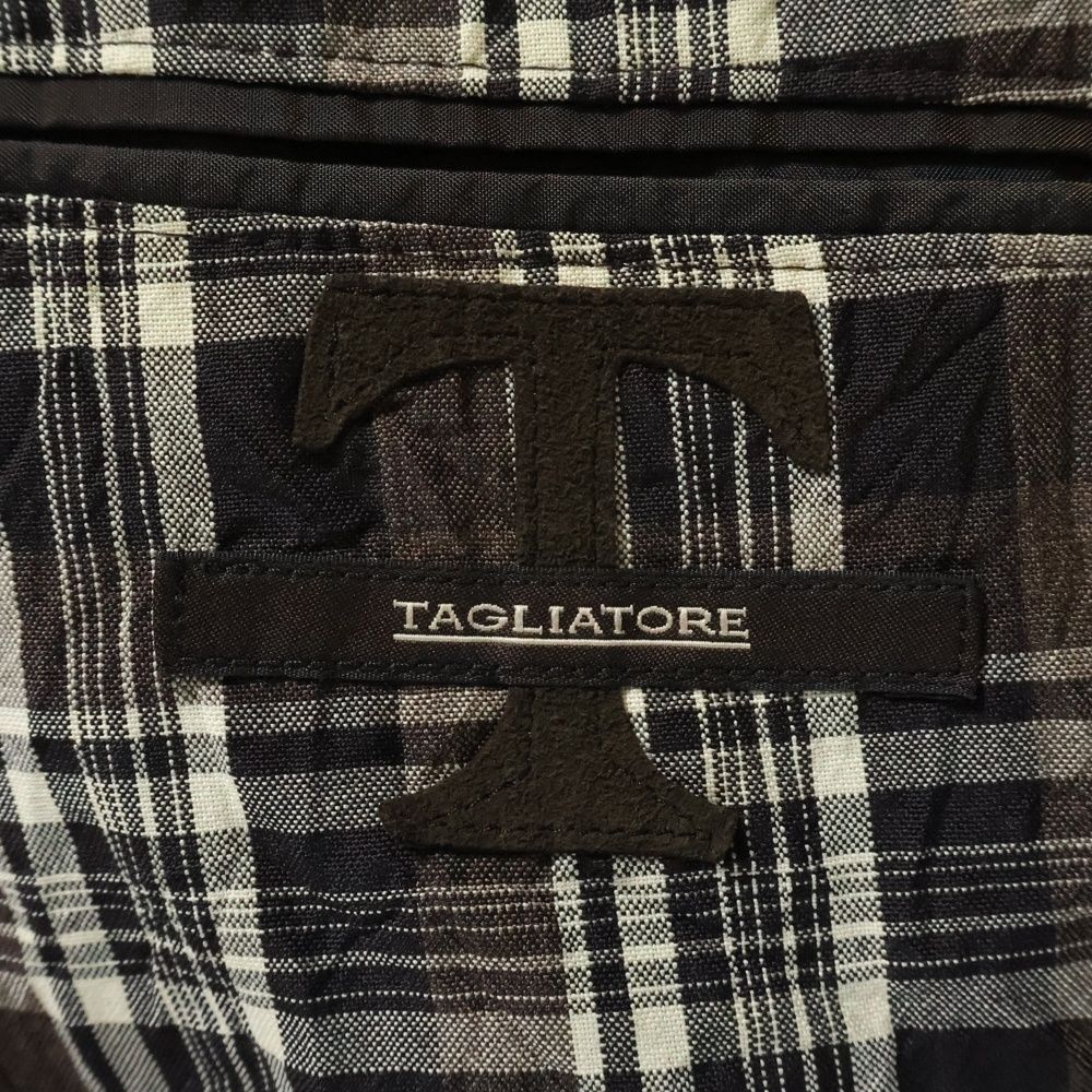 未使用級　TAGLIATORE テーラードジャケット　2B チェック　ラペルピン 未使用級 TAGLIATORE テーラードジャケット 2B チェック ラペルピン