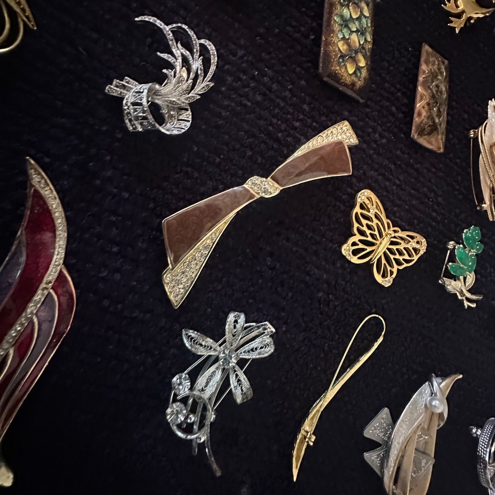 vintage】ブローチ まとめ売り 大量 100点以上 - メルカリ