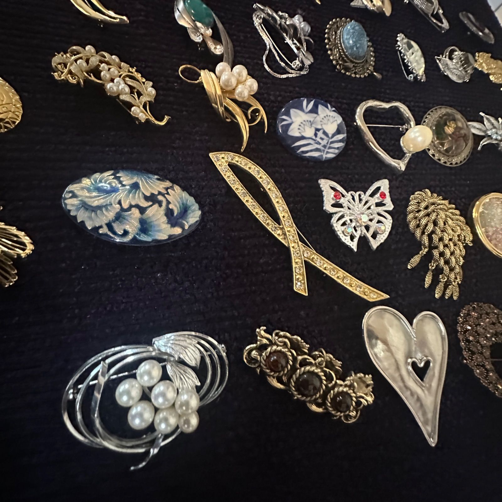 vintage】ブローチ まとめ売り 大量 100点以上 - メルカリ