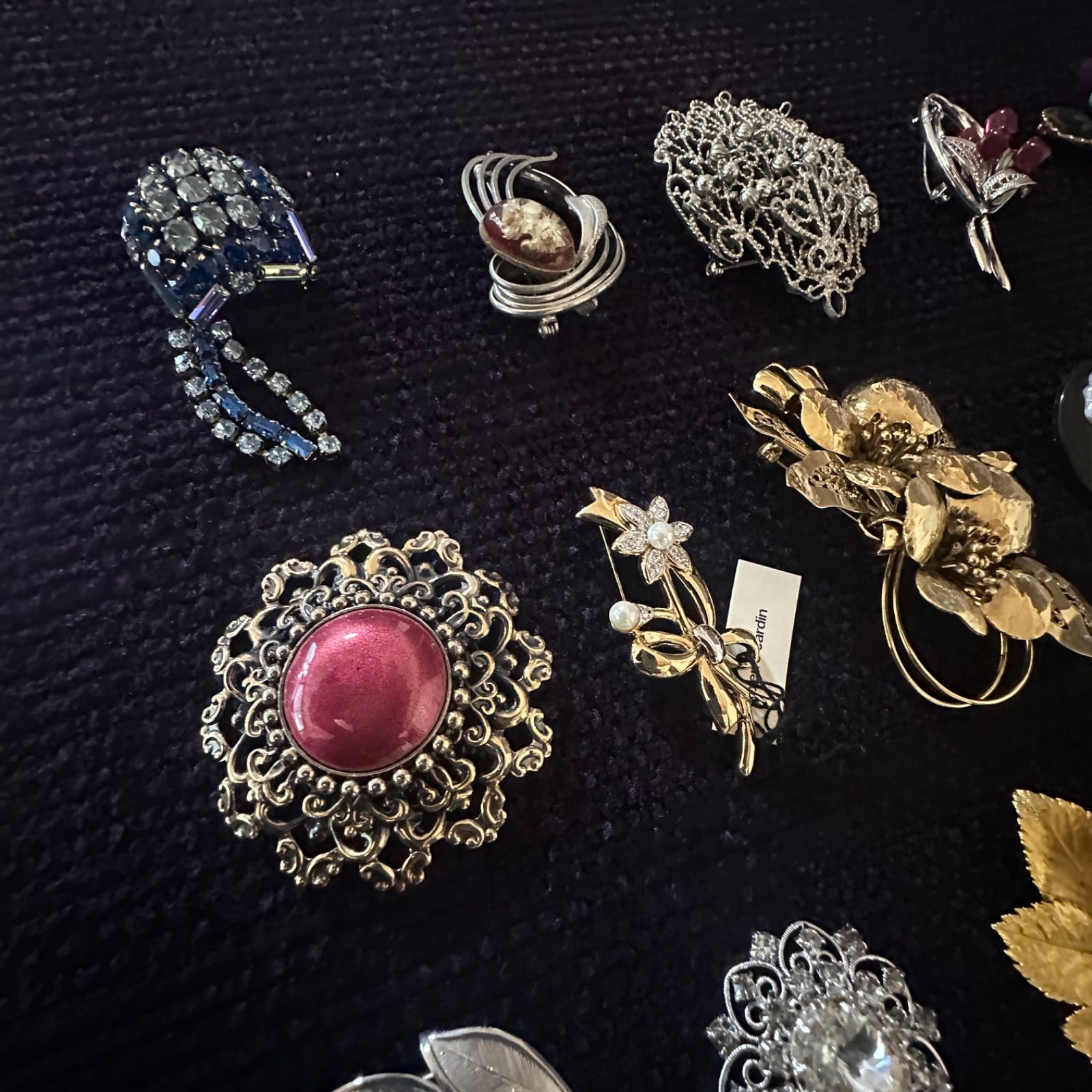 vintage】ブローチ まとめ売り 大量 100点以上 - メルカリ