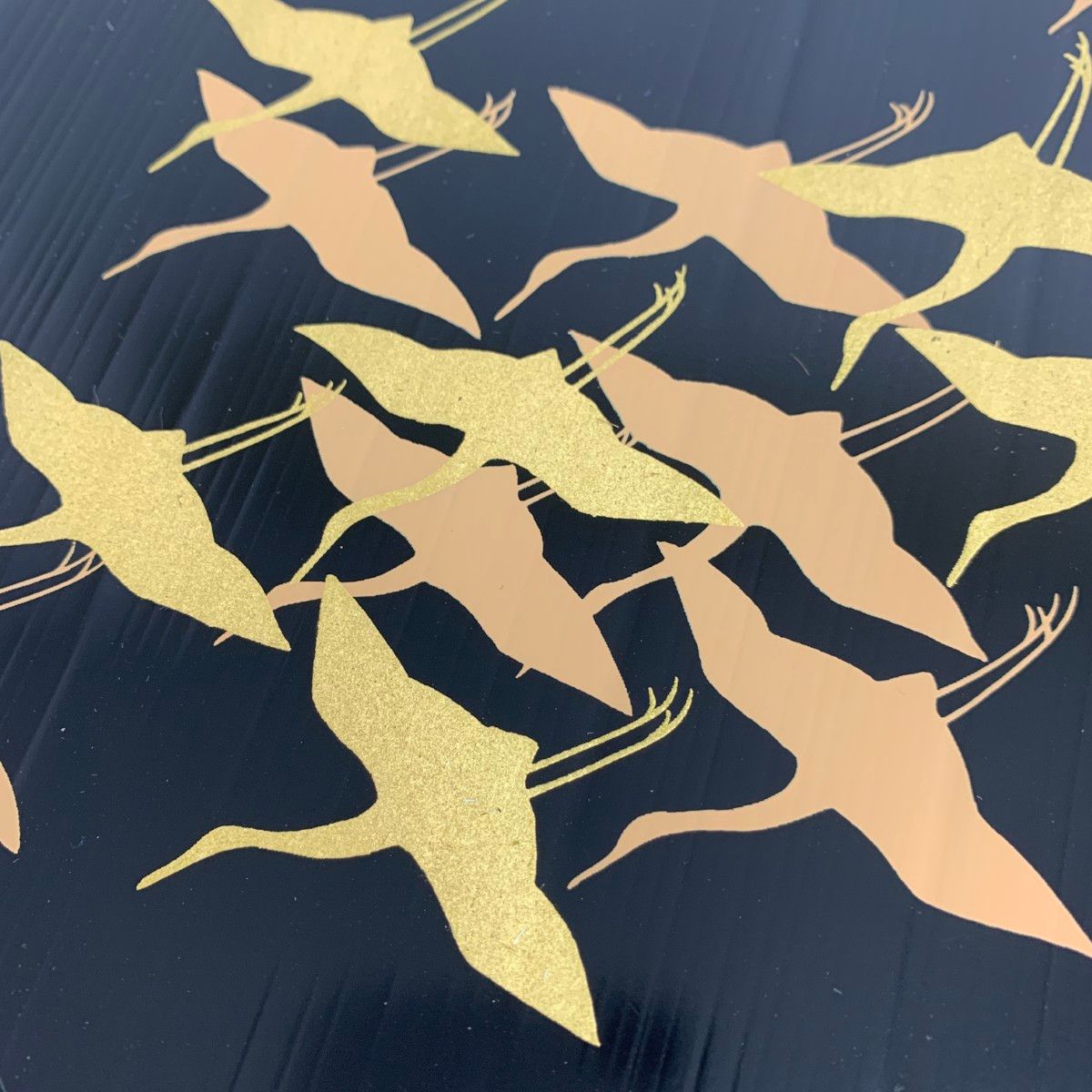 【新品】象彦　千羽鶴丸盆　36cm 象彦 ゾウヒコ 丸盆/千羽鶴 36cm ブラック / 240001179789 - メルカリ